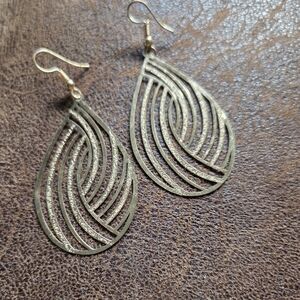 Elegant Gold Teardrop Earrings